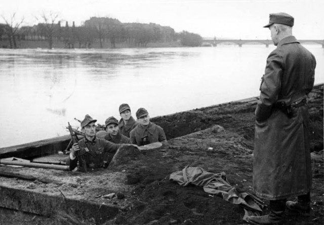 1945 год в 84 фотографиях