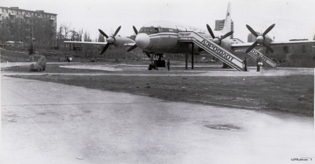 Дарите детям самолёты!