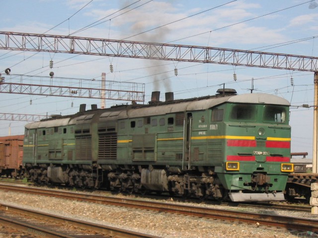 Бульдозер и локомотив