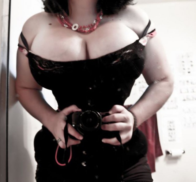 Лялечка Кристина и попа-мутант