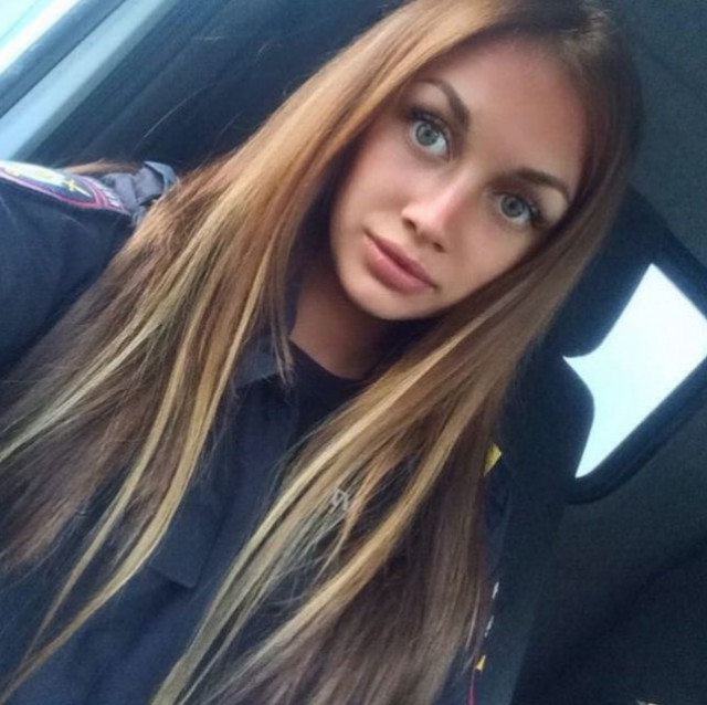 19 фотографий девушек-полицейских из неофициального Instagram МВД РФ