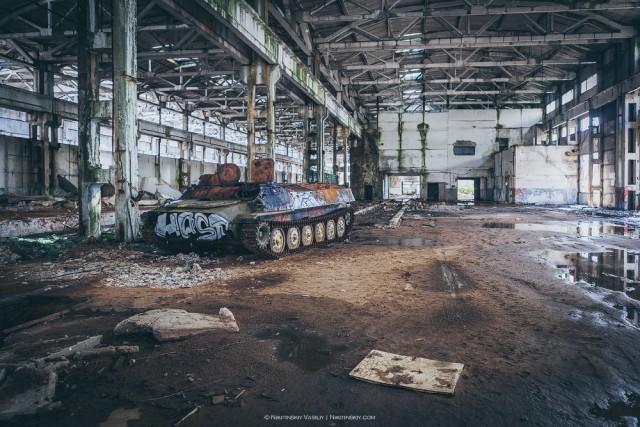 Владимирский тракторный завод, полный забытых артефактов