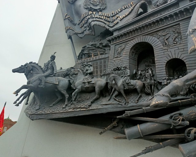 В Уфе открыли памятник Шаймуратову генералу