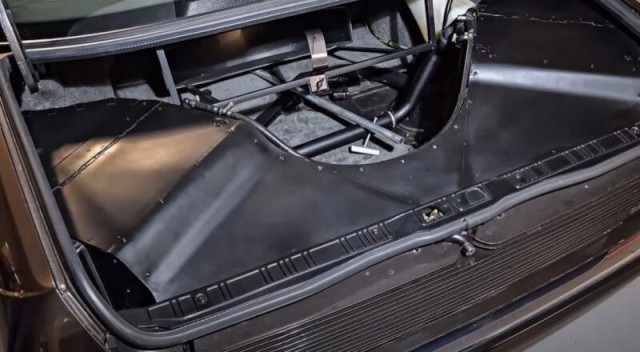 BMW E32 с двигателем V16 – безумный концепт, который так и не пошел в серию