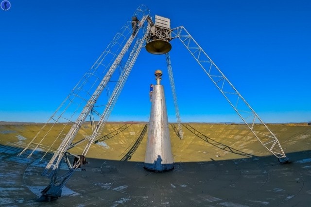 Заброшенная в тайге антенна СМ-108 "Азимут-К" Станции Космической Связи "Восток-1"
