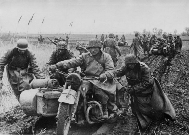 Русская грязь. Восточный фронт.