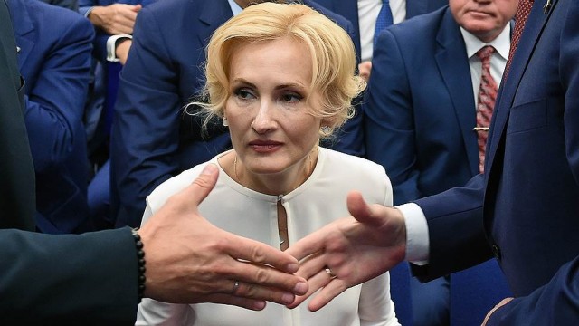 Высоко интеллектуальная и креативная девушка не кому не нужна?!