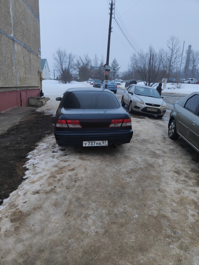 В Люберцах "чоткому водиле", живущему "по понятиям", не понравилось, что его сосед фотографирует неправильно припаркованные авто