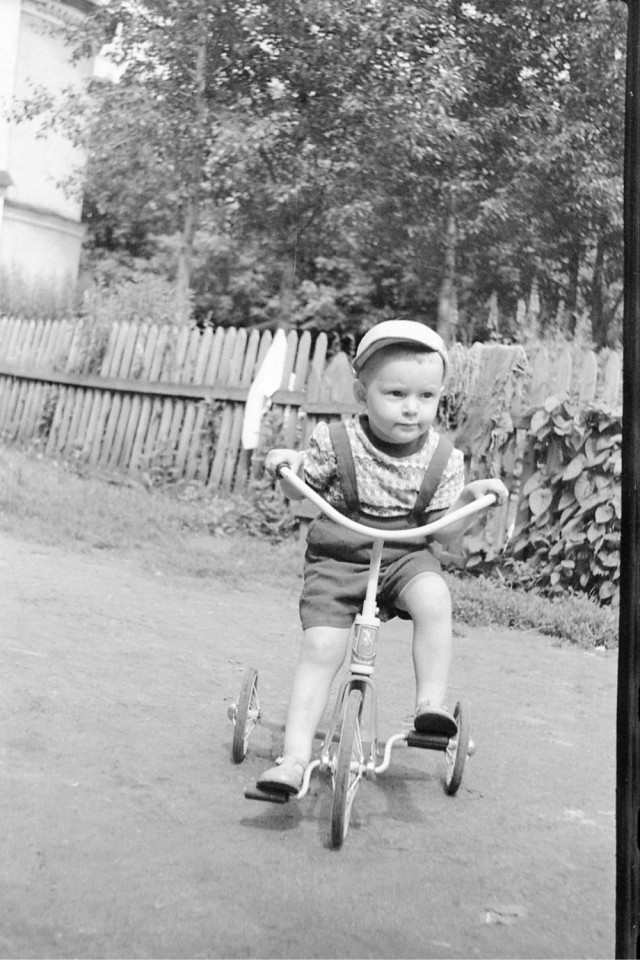 Как ты беззаботно жил, когда был маленький бомр на шее родителей