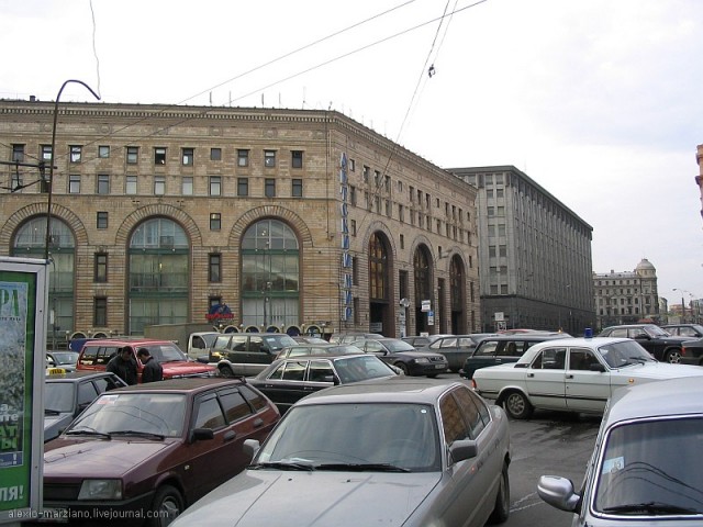 Побывал в Москве - такую дырищу еще поискать...
