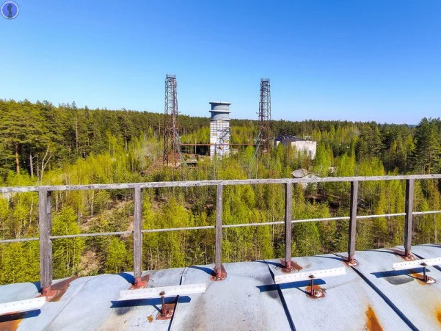 Здесь изучали воздействие ядерного взрыва на электронику: заброшенный стенд "Эфес" военной высоковольтной лаборатории