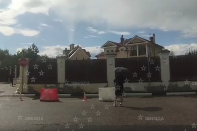 В Подмосковье захвачен бывший дом Януковича