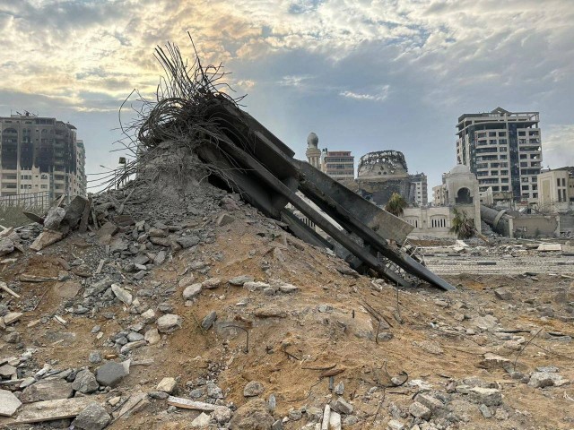 Израильтяне взорвали памятник в центре Газы