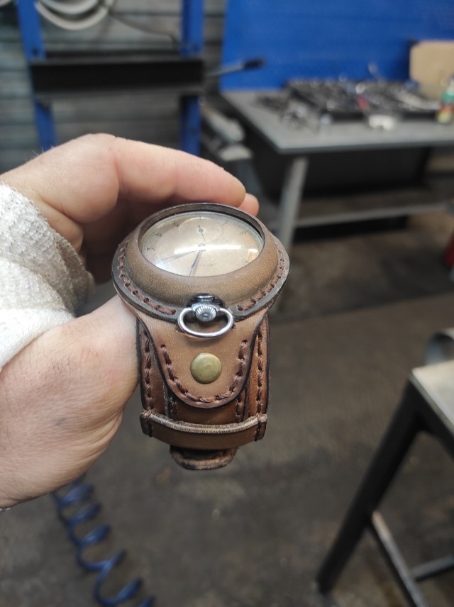 Часы, сделанные руками