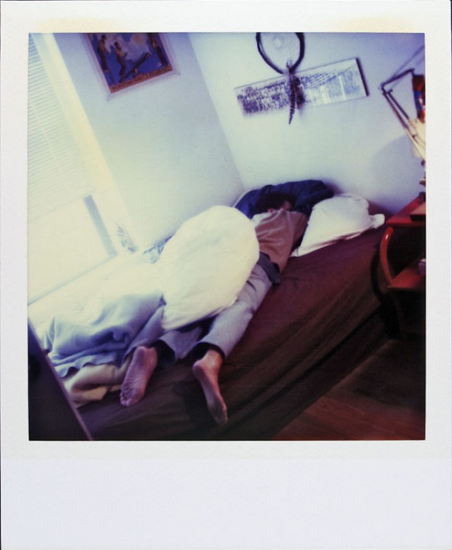 История мужчины, который снимал каждый день на Polaroid 18 лет, пока рак не украл его жизнь