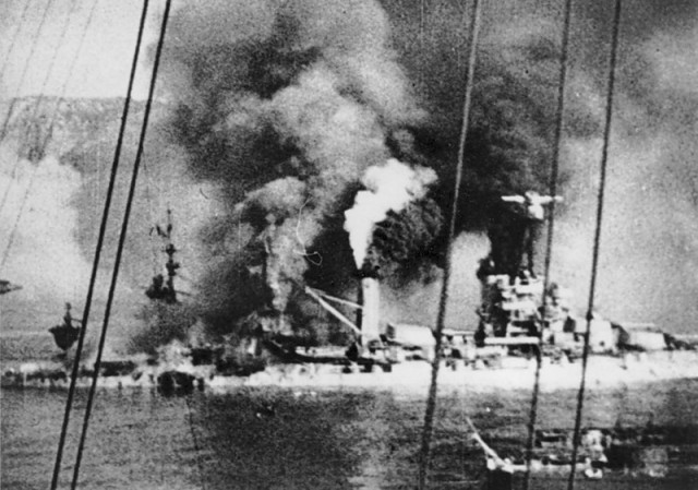 Операция «Катапульта»: Как британцы добивали французский флот в 1940-м году.