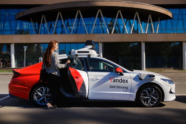 «Яндекс» осенью запустит в Москве первое беспилотное такси