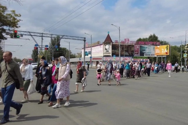 Православные перекрыли Московское шоссе