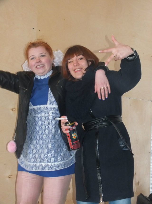 Школьницы на последнем звонке 2013