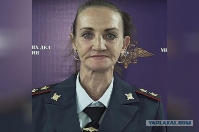 А как быть с этим? Висят во всяких государственных учреждениях.