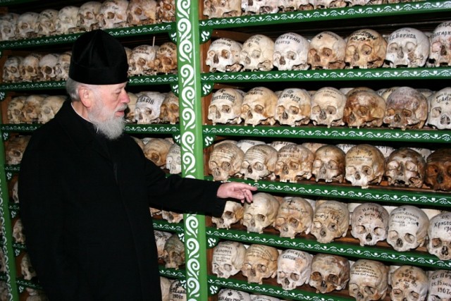 Невероятно, скелетные останки католических святых