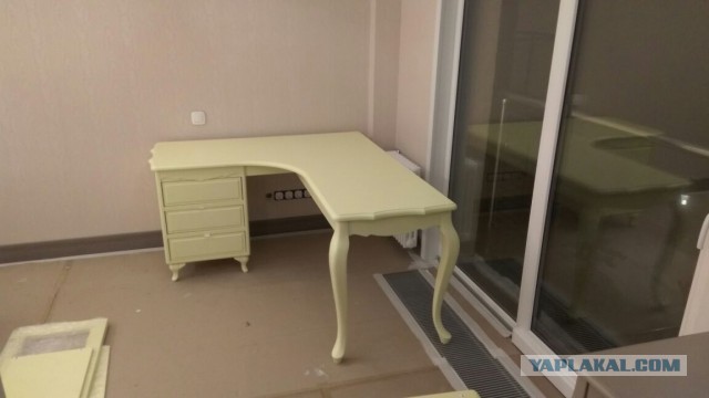 Пара столиков мебельные самоделки.