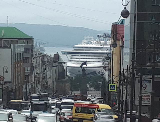 Тем временем во Владивостоке