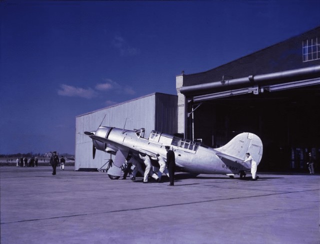 Curtiss SB2C Helldiver. Скотина US NAVY.
