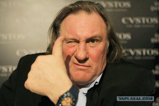 Семья из Латвии получила паспорта в Хабаровске