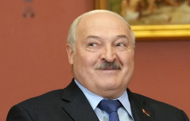 Лукашенко запретил повышать цены по всей Беларуси