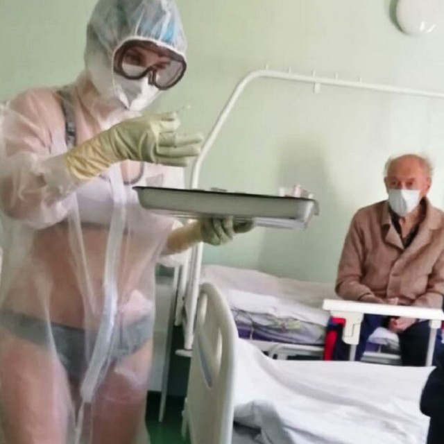 Какая медицинская одежда для женщин Вам больше нравится?