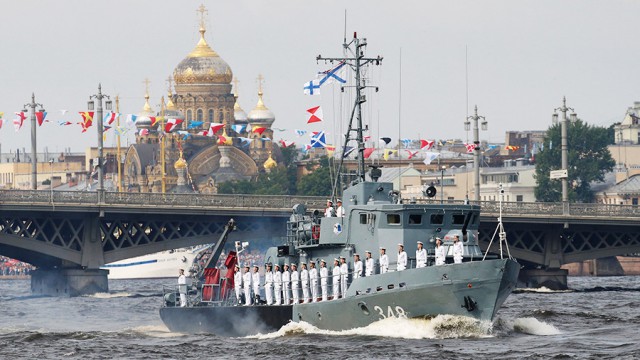 Лучшие фотографии с парада в Петербурге ко Дню ВМФ