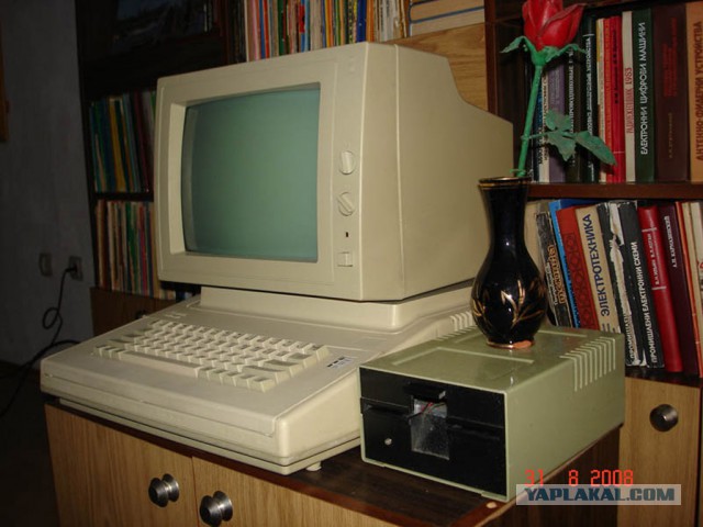 Первый личный компьютер. Digital Starion 300i
