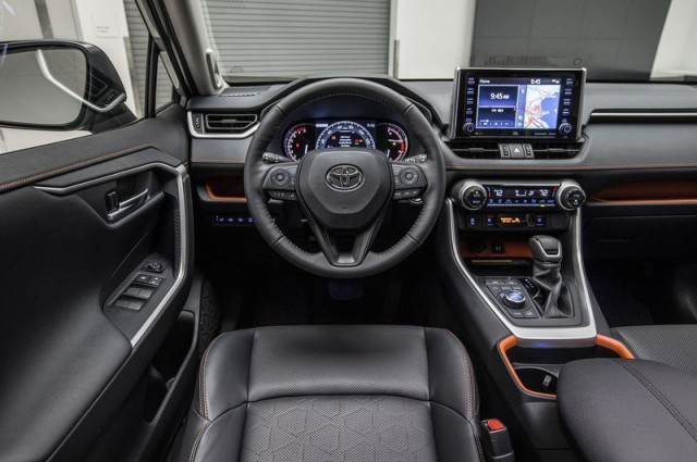 Новая Toyota RAV4: японцы приготовили маленькую сенсацию
