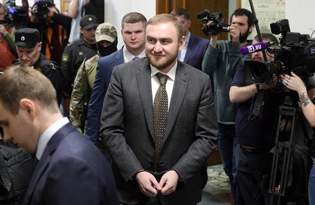 Сенаторская карьера прервалась на взлете. Комментарий Георгия Бовта
