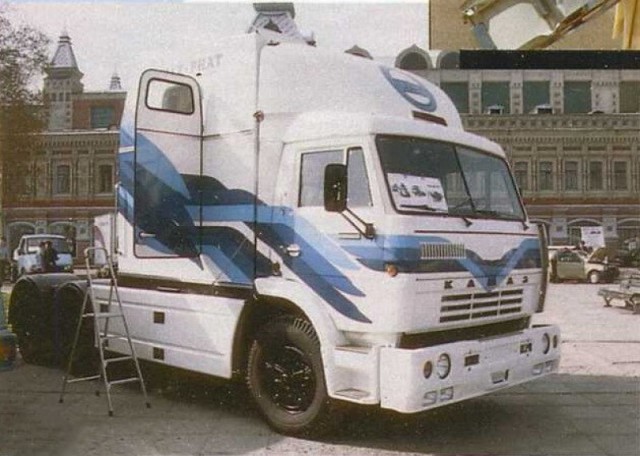 КАМАЗ 54112М со спальной кабиной как у американских грузовиков - прототип 1995 года