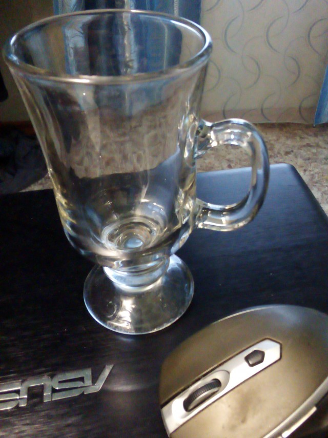 А из какой кружки вы пьёте на работе?