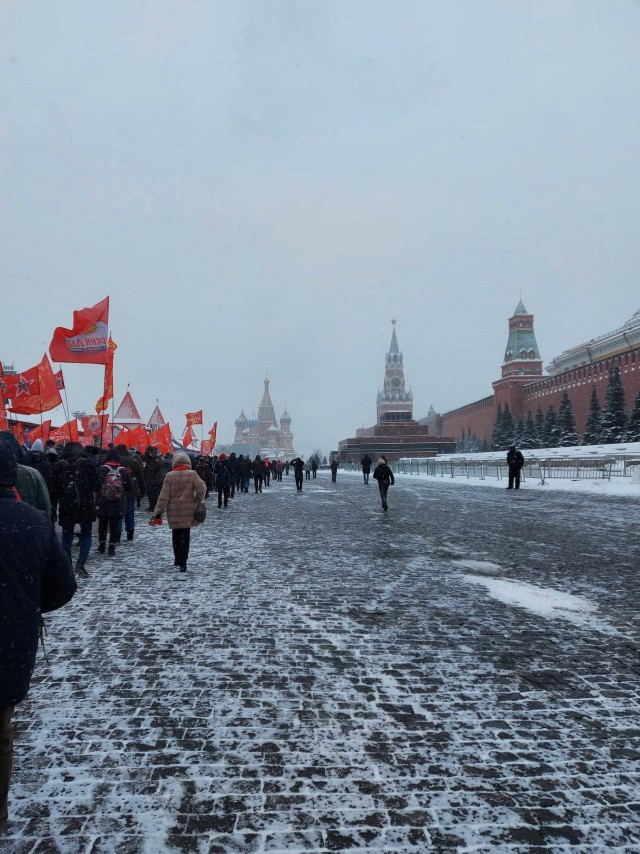 ШОК НОВОСТЬ! С Красной площади вынесли ель!