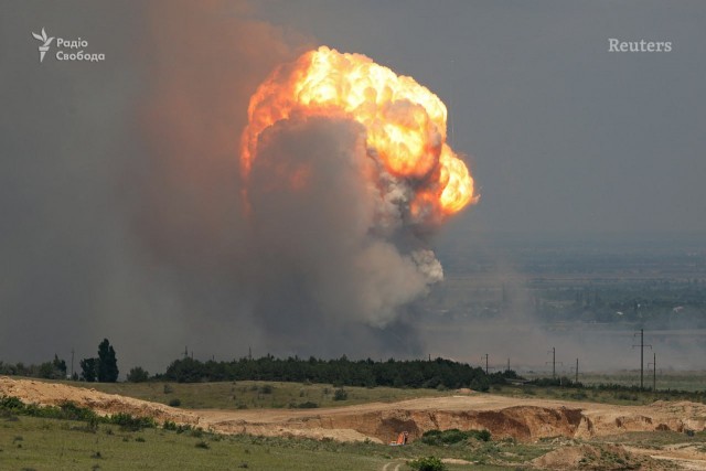 Склад боеприпасов горит недалеко от села Алексеевка в Крыму