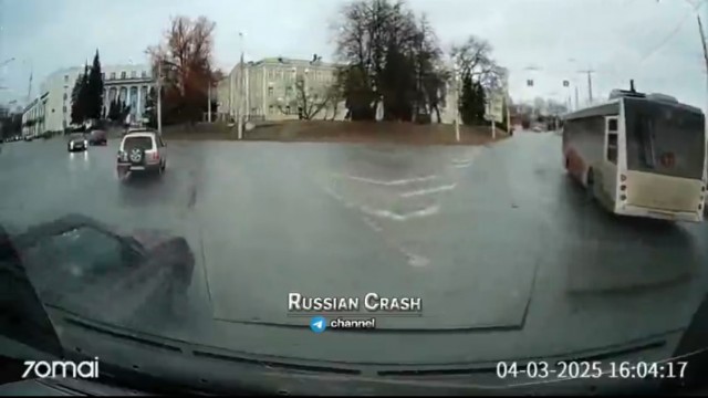Приложил учителя.