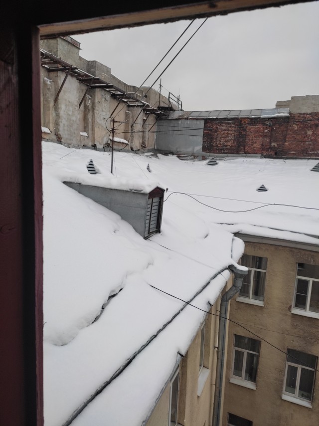 Устроился работать управдомом в ЖКХ Адмиралтейского района Святого Петербурга