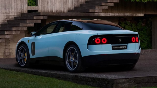 В cети вовсю высмеивают первую электричку от Ferrari — модель Luce