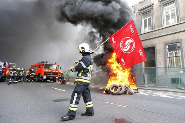Полиция Брюсселя ощутила весь гнев пожарных