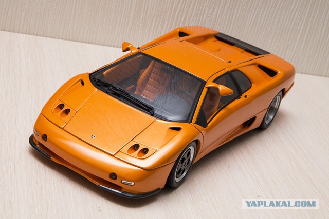 Lamborghini в масштабе 1:18