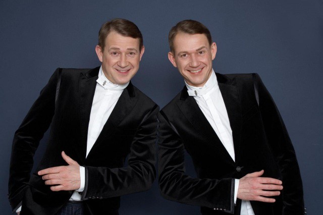 Знаменитости и их родные братья с сестрами