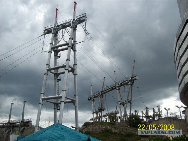 Сколько изоляторов на 220 кв. Линейщик лэп. Напряжение лэп по внешнему виду. Шлейфа вл сип 10 кв. Монтаж проводов лэп 110 кв.