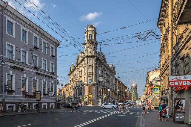 Кто живет в башне на Пяти Углах?