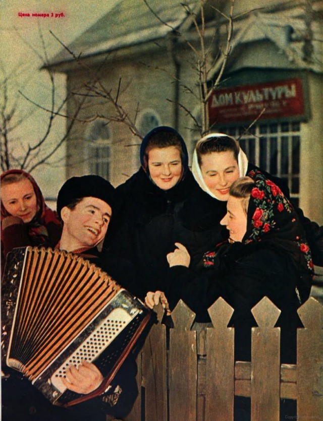 Советские девушки на журнальных фотографиях