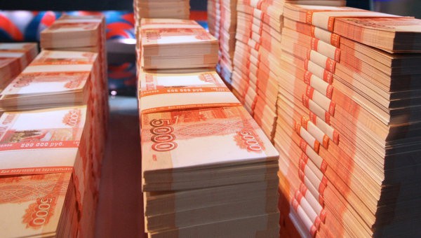 Житель Москвы хотел обменять 35 миллионов рублей на доллары, но поменял на завтрак в кафе