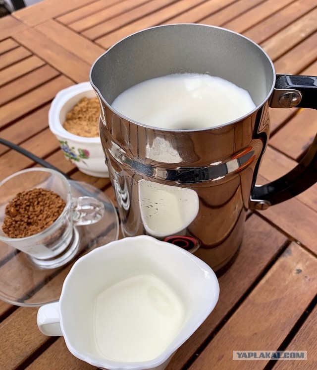 Кофе Дальгона и йогуртный торт.